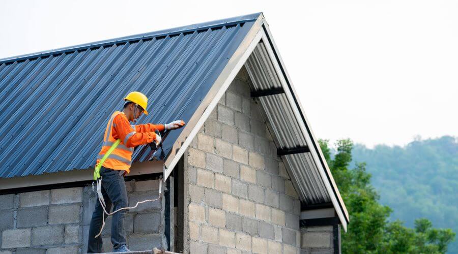 Professional metal roof installation in Farina, IL